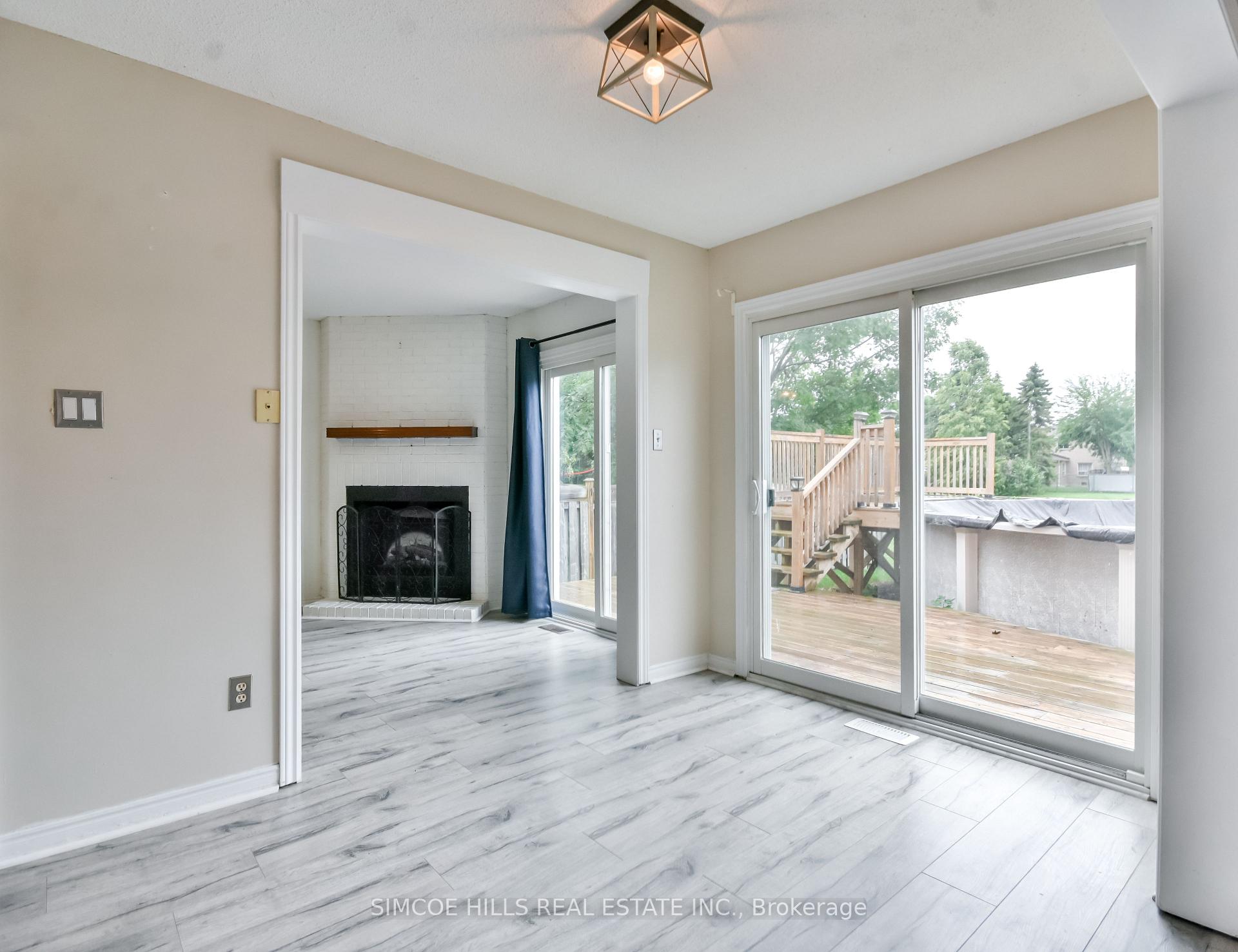 Photo 12 of 256 Hickling Trail, Barrie, Grove East — HOMEH