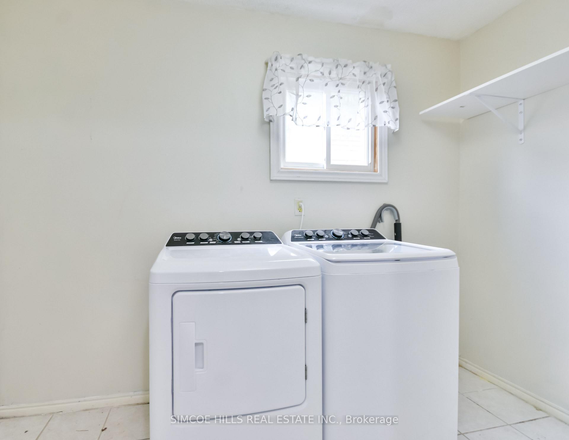 Photo 16 of 256 Hickling Trail, Barrie, Grove East — HOMEH