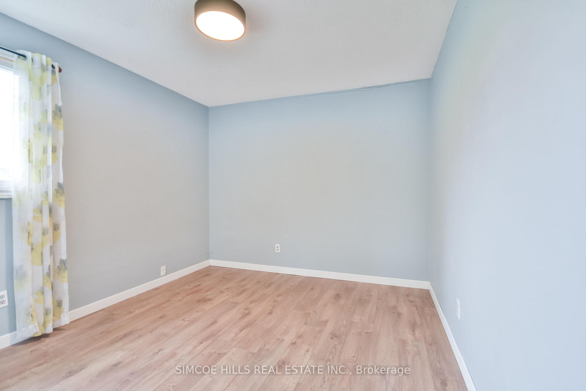 Photo 21 of 256 Hickling Trail, Barrie, Grove East — HOMEH