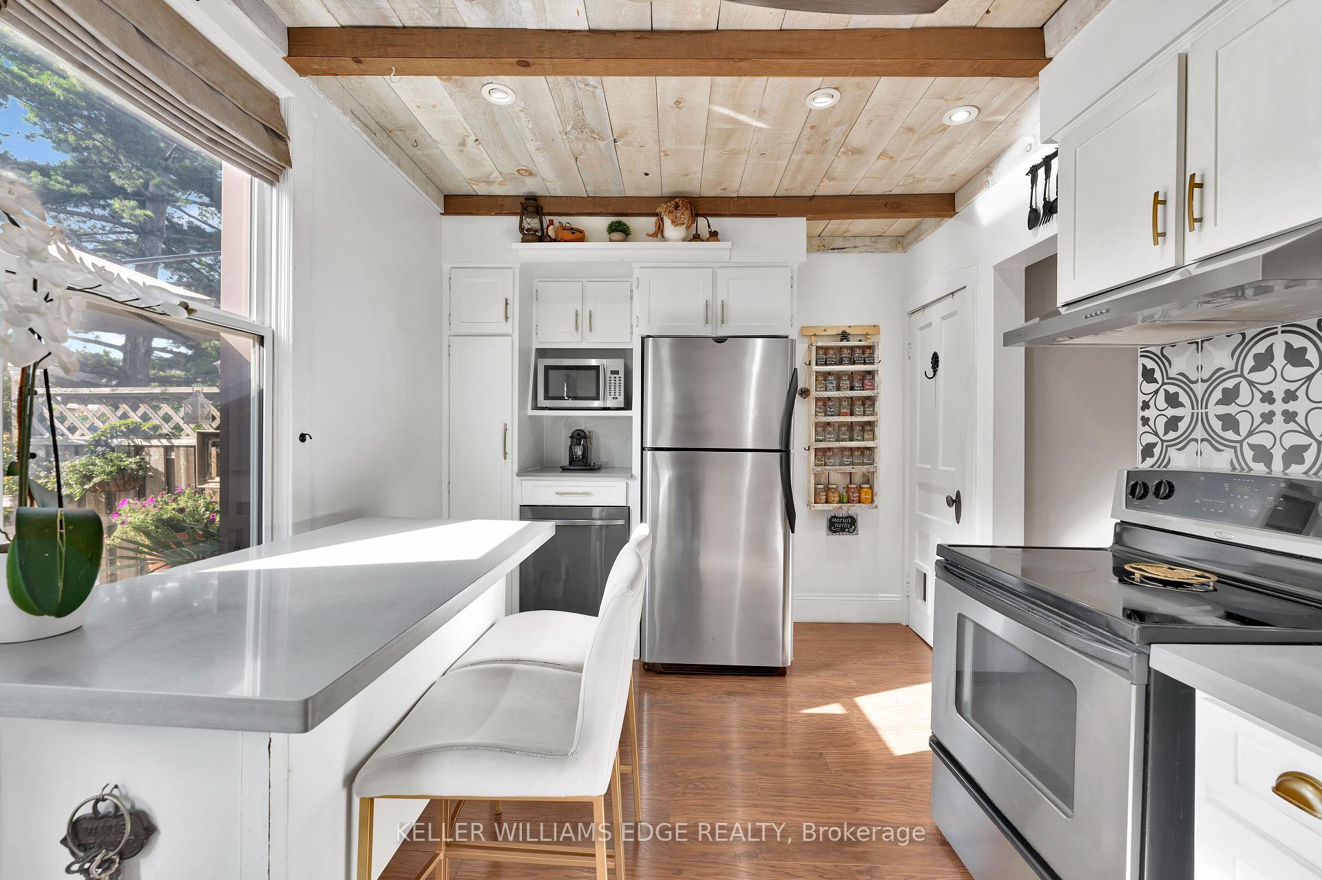 Photo 5 of 35 Glendale Avenue, Hamilton, Crown Point — HOMEH