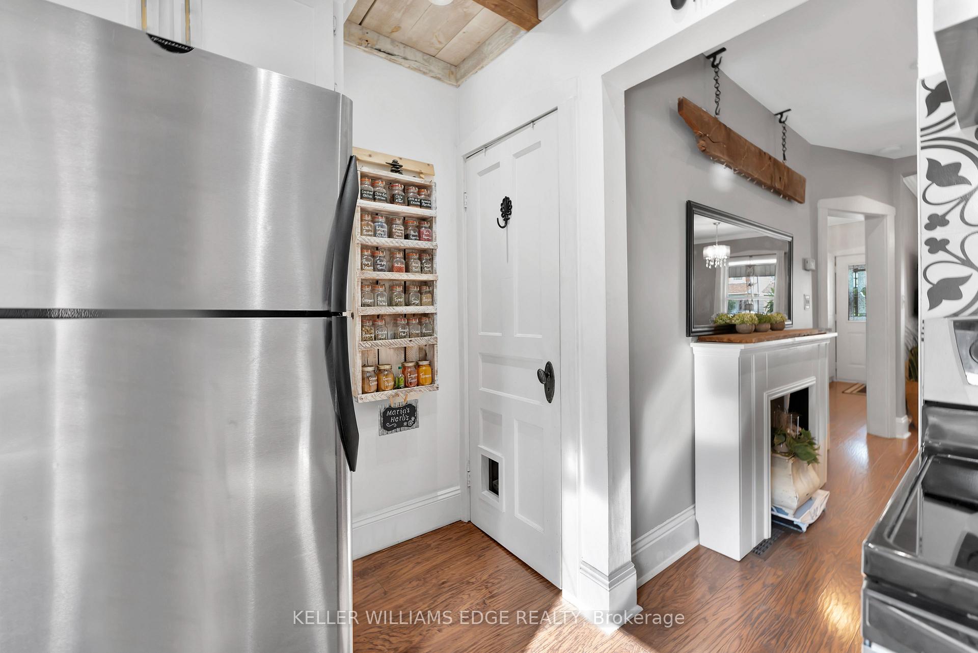 Photo 6 of 35 Glendale Avenue, Hamilton, Crown Point — HOMEH