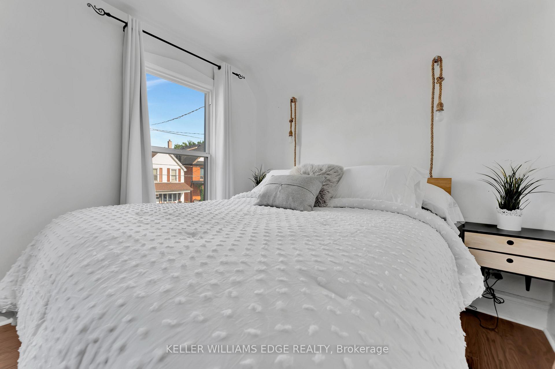 Photo 8 of 35 Glendale Avenue, Hamilton, Crown Point — HOMEH