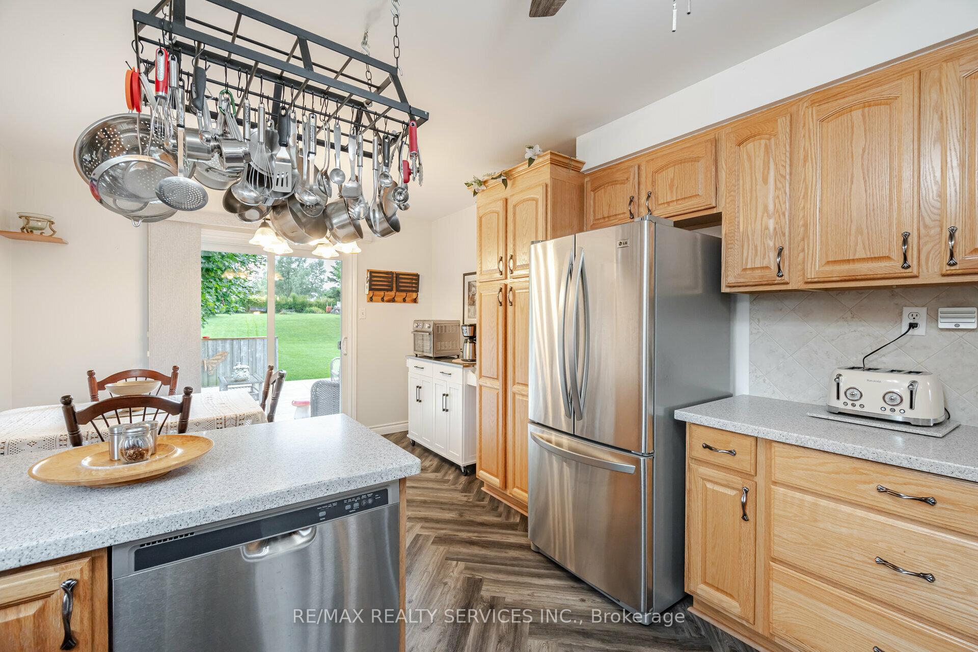 Photo 11 of 17 James Street, Amaranth, Rural Amaranth — HOMEH