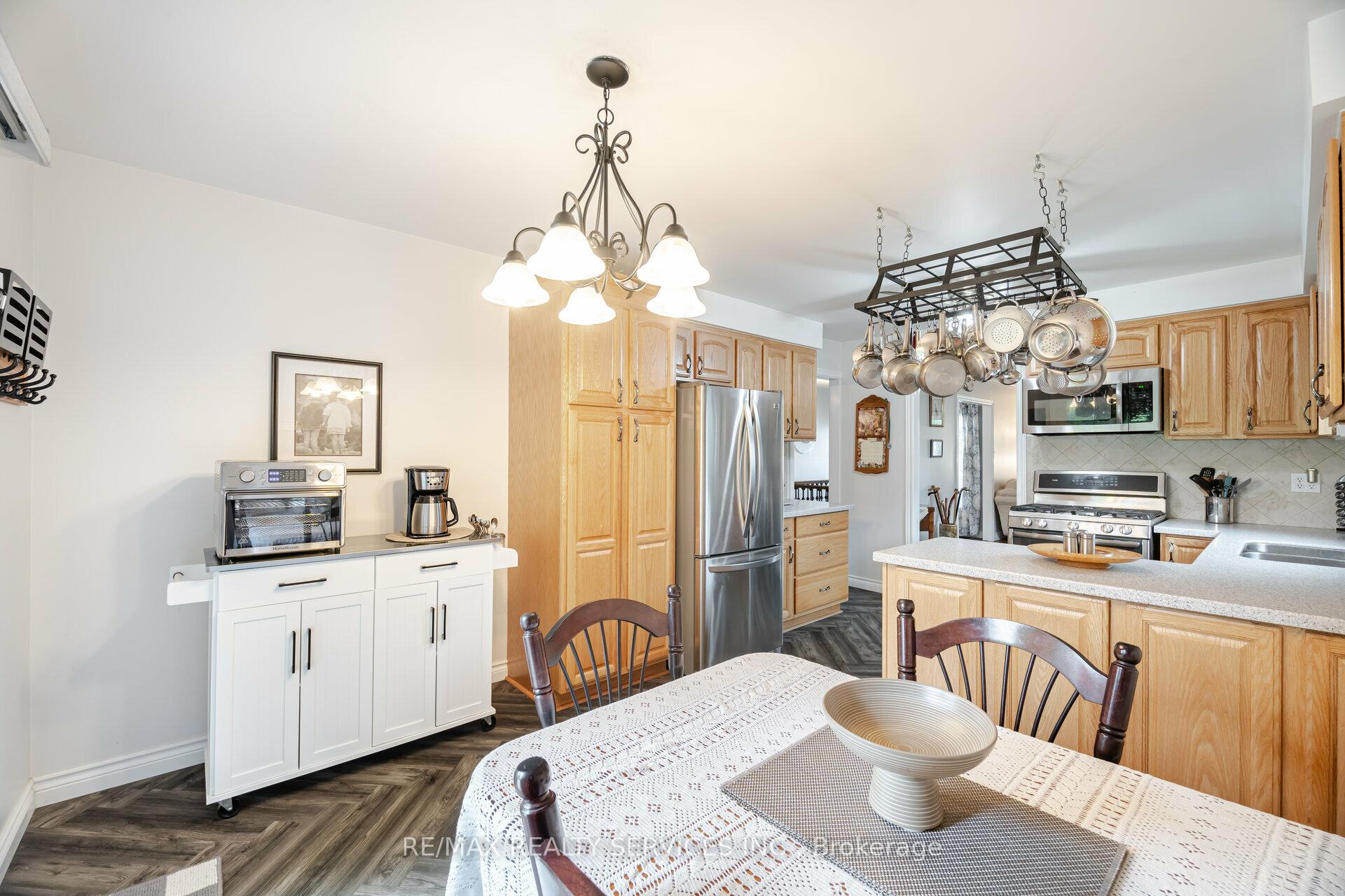 Photo 14 of 17 James Street, Amaranth, Rural Amaranth — HOMEH