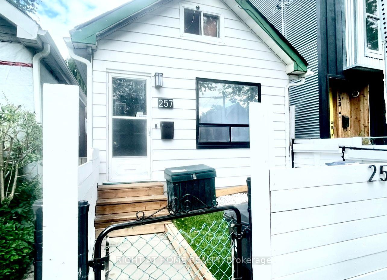 Front of 257 Craven Road