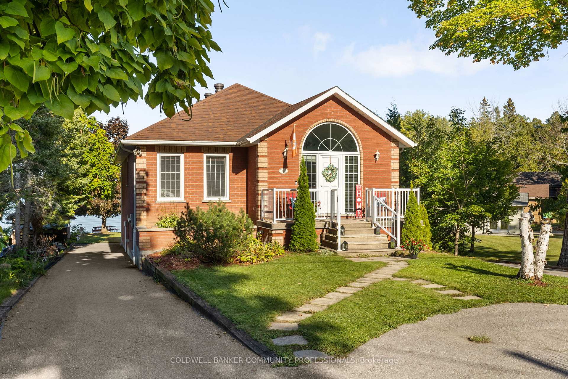 Front of 216 Robins Point Road