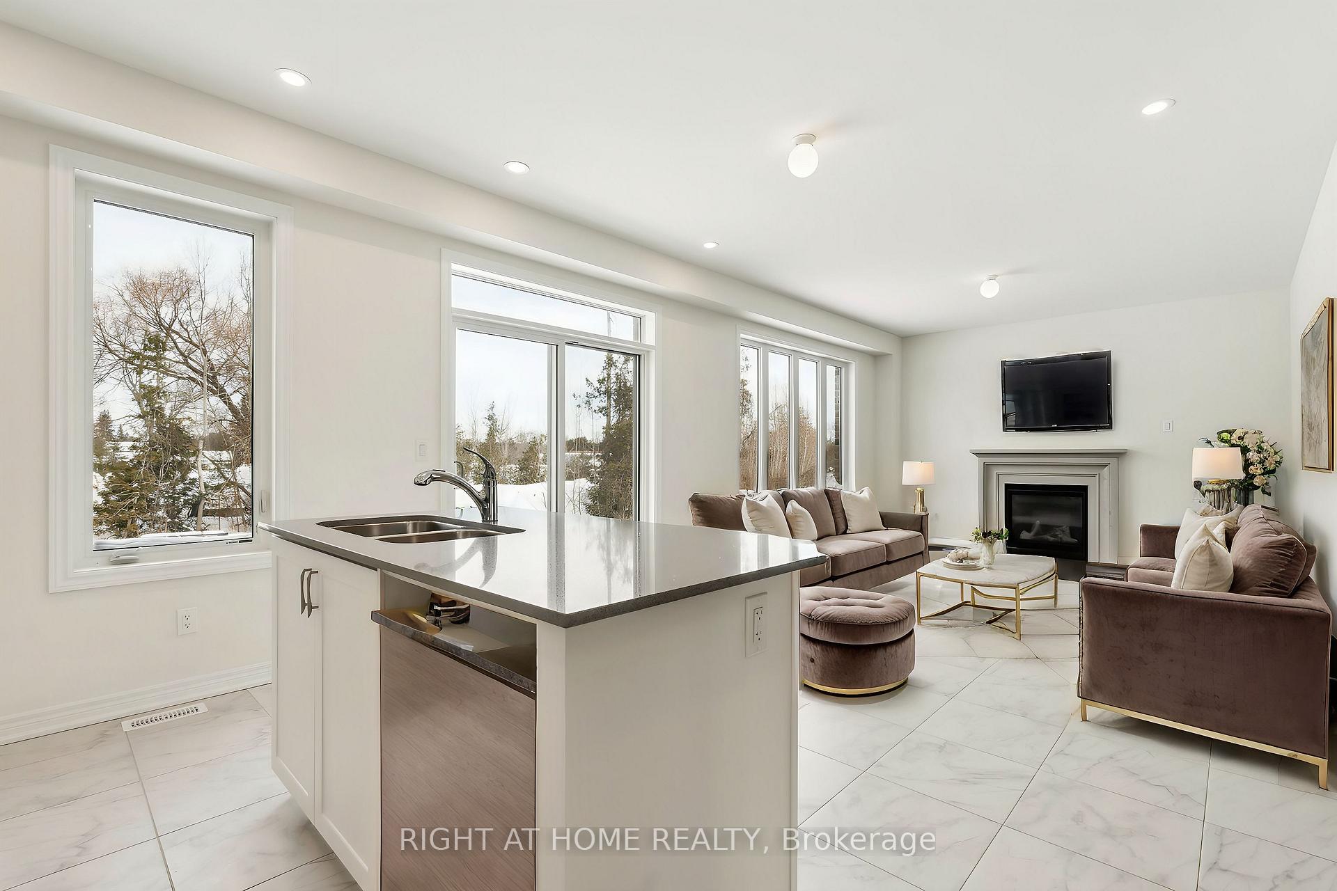 Photo 13 of 1286 Davis Loop, Innisfil, Lefroy — HOMEH