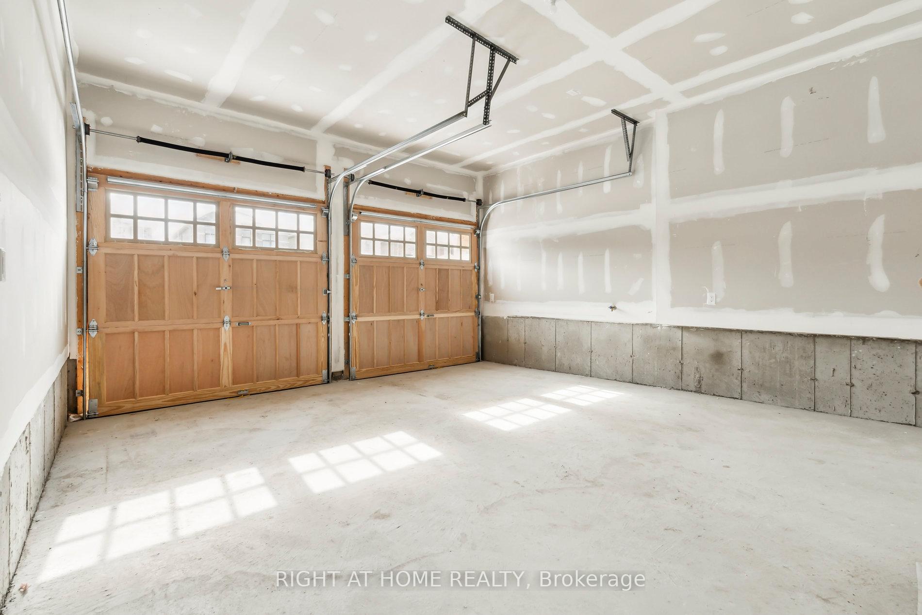 Photo 25 of 1286 Davis Loop, Innisfil, Lefroy — HOMEH