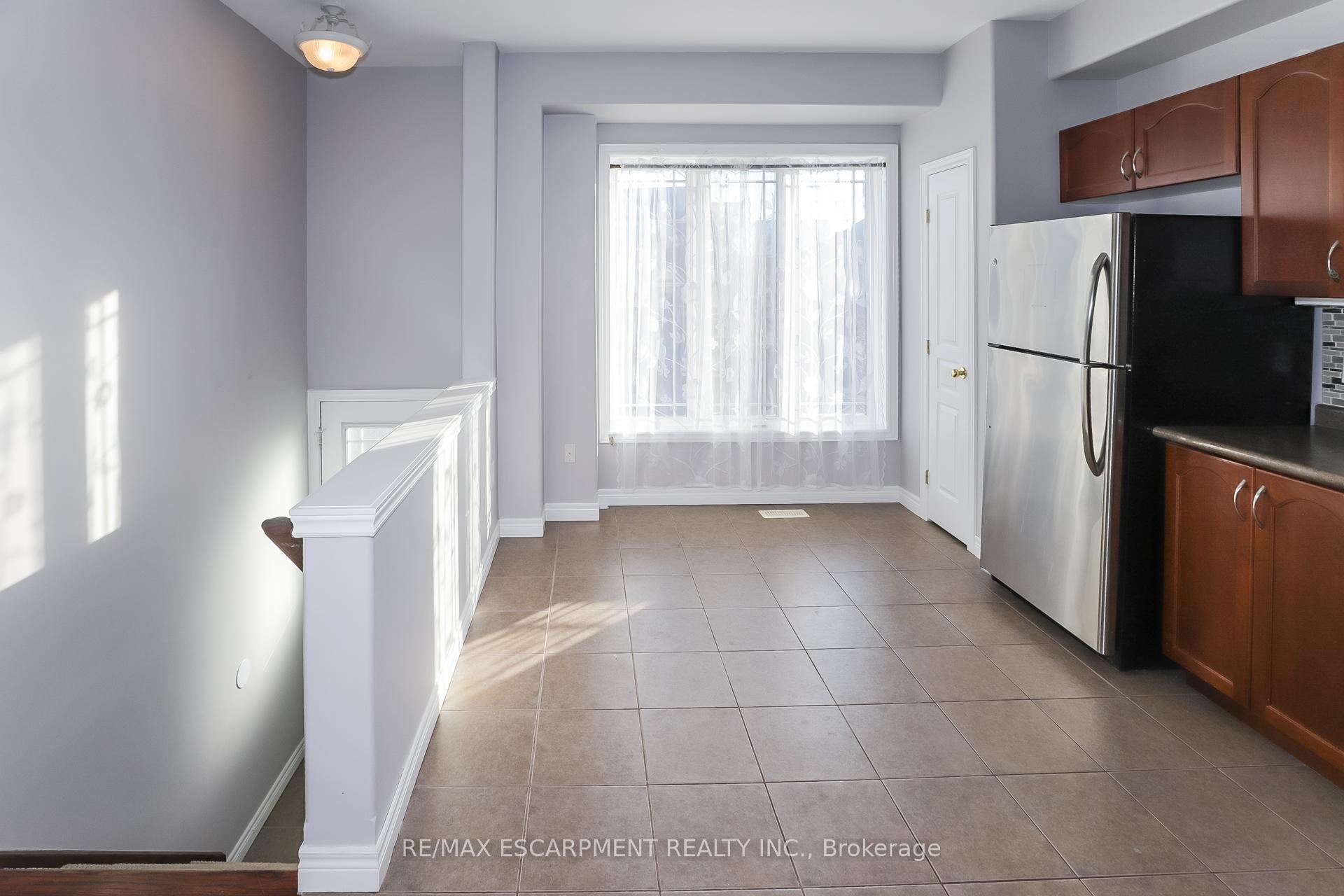 Photo 7 of 24 Hemlock Way, Grimsby, Grimsby West — HOMEH