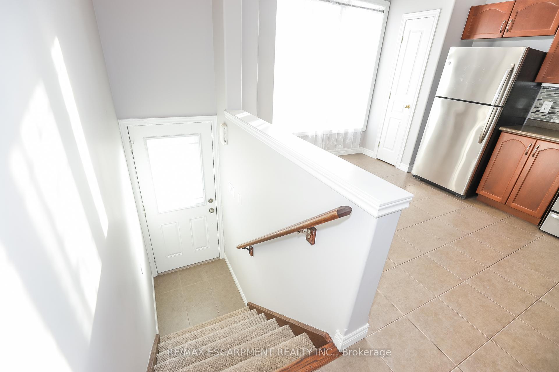 Photo 8 of 24 Hemlock Way, Grimsby, Grimsby West — HOMEH