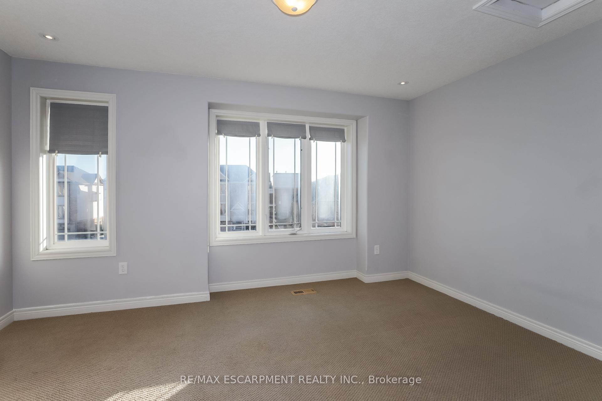 Photo 20 of 24 Hemlock Way, Grimsby, Grimsby West — HOMEH