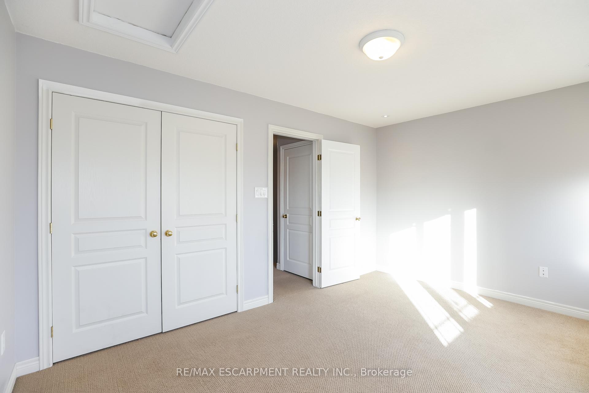 Photo 21 of 24 Hemlock Way, Grimsby, Grimsby West — HOMEH