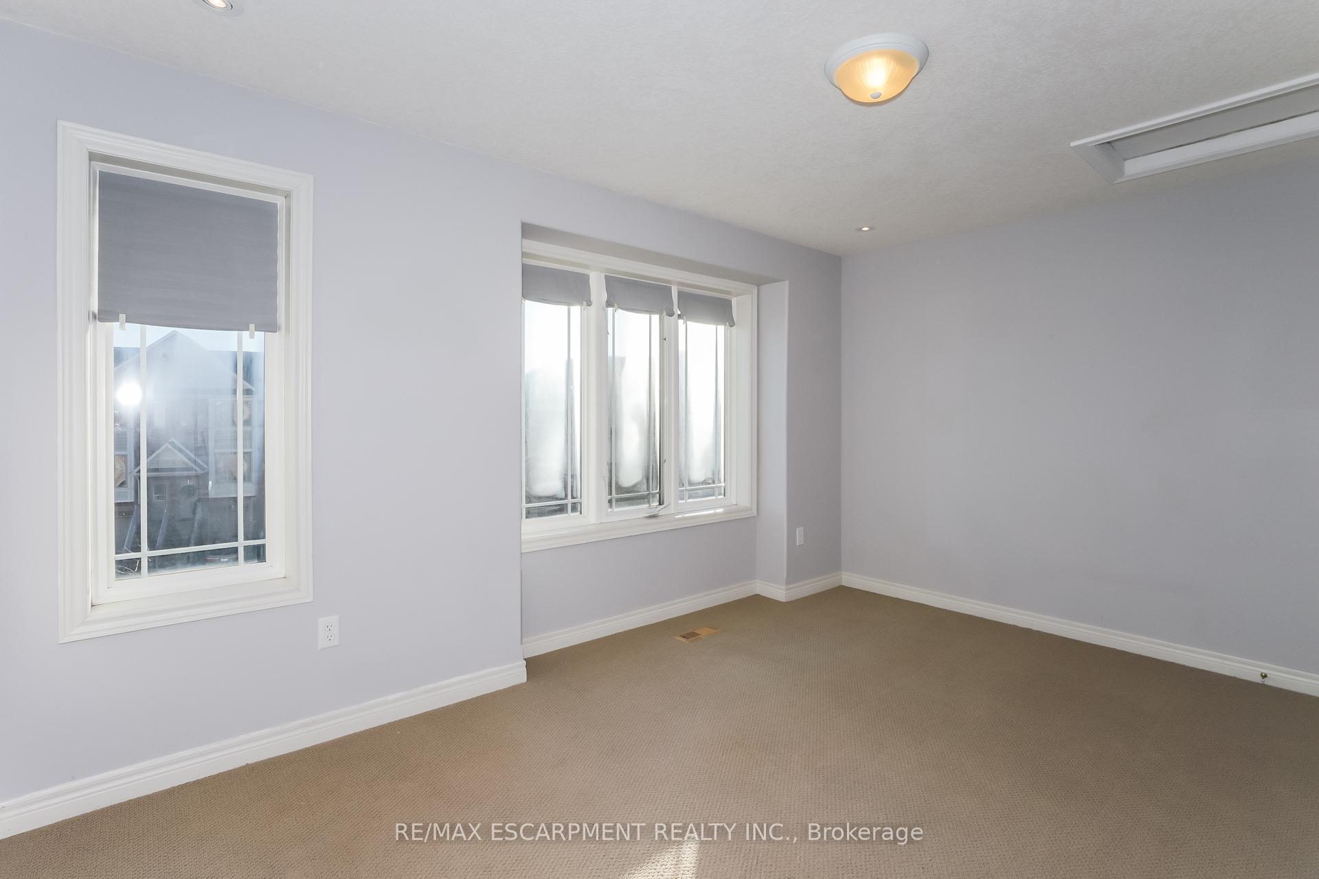 Photo 22 of 24 Hemlock Way, Grimsby, Grimsby West — HOMEH
