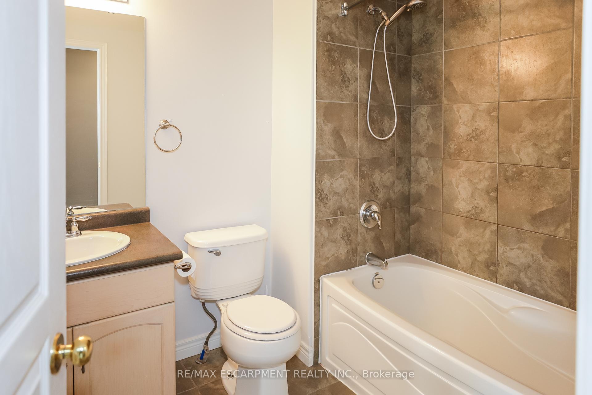 Photo 24 of 24 Hemlock Way, Grimsby, Grimsby West — HOMEH