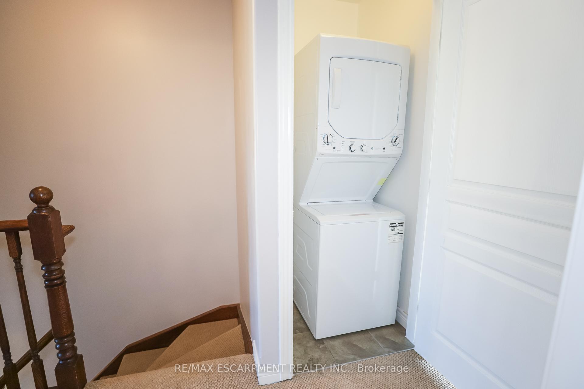 Photo 25 of 24 Hemlock Way, Grimsby, Grimsby West — HOMEH