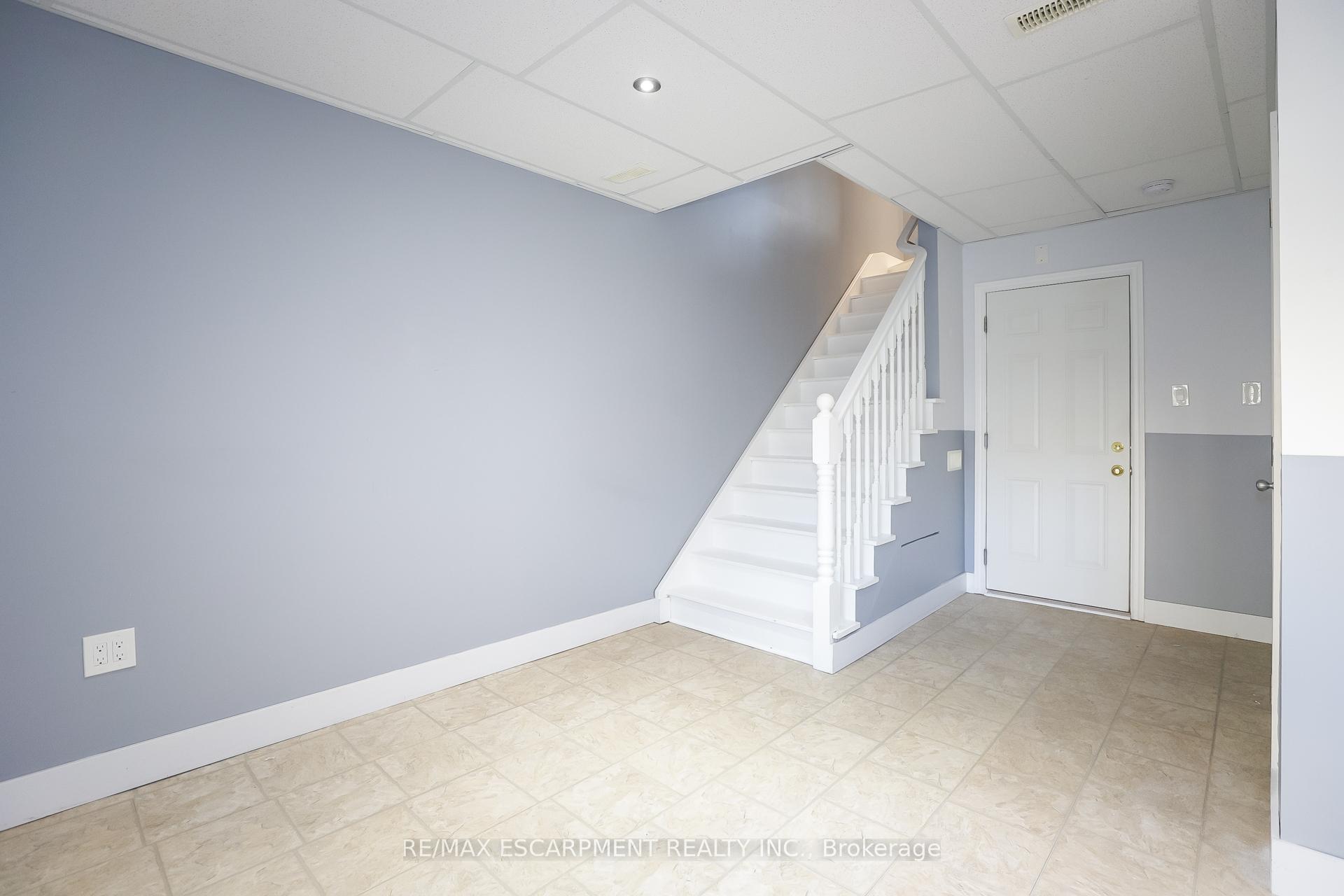 Photo 26 of 24 Hemlock Way, Grimsby, Grimsby West — HOMEH
