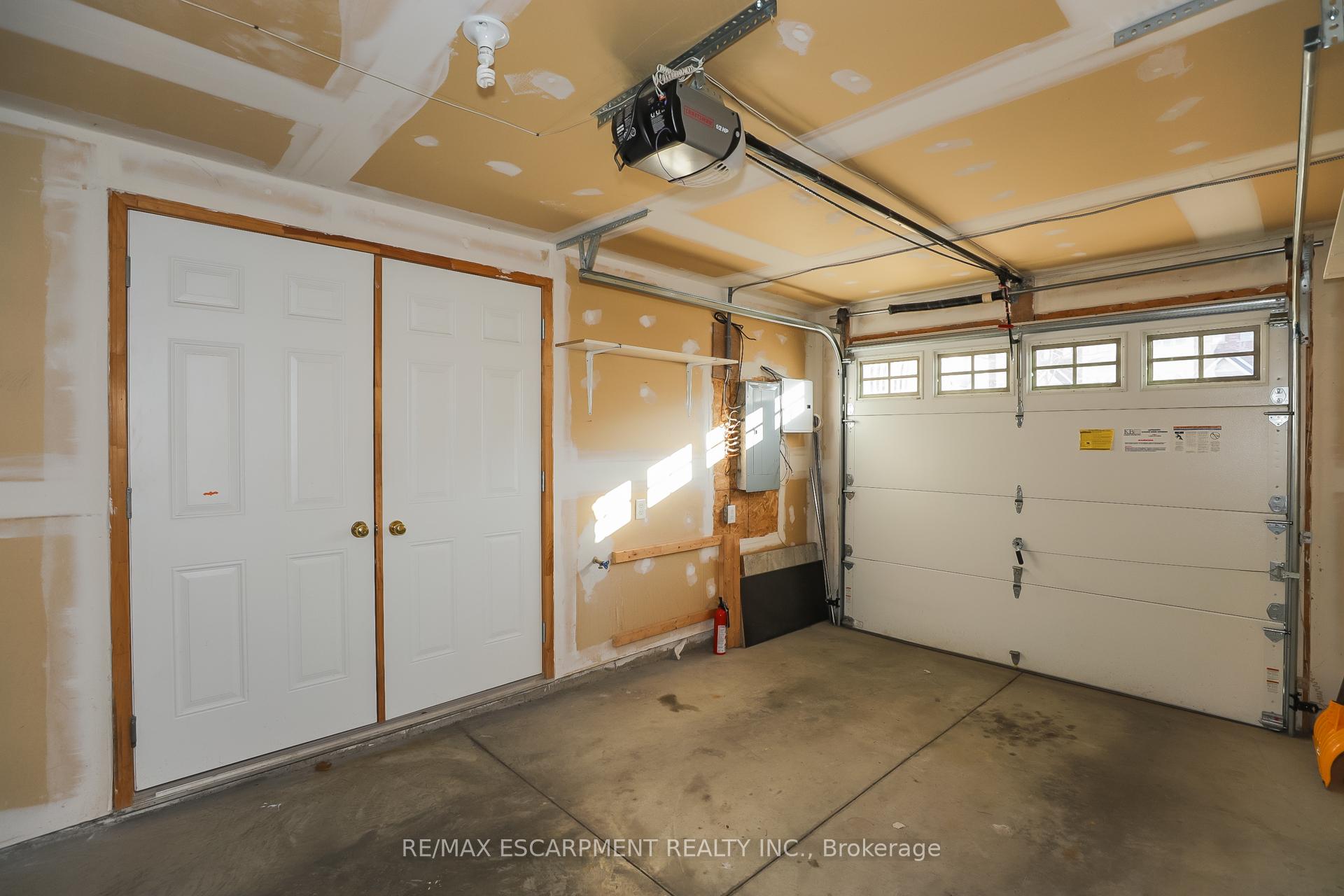Photo 31 of 24 Hemlock Way, Grimsby, Grimsby West — HOMEH