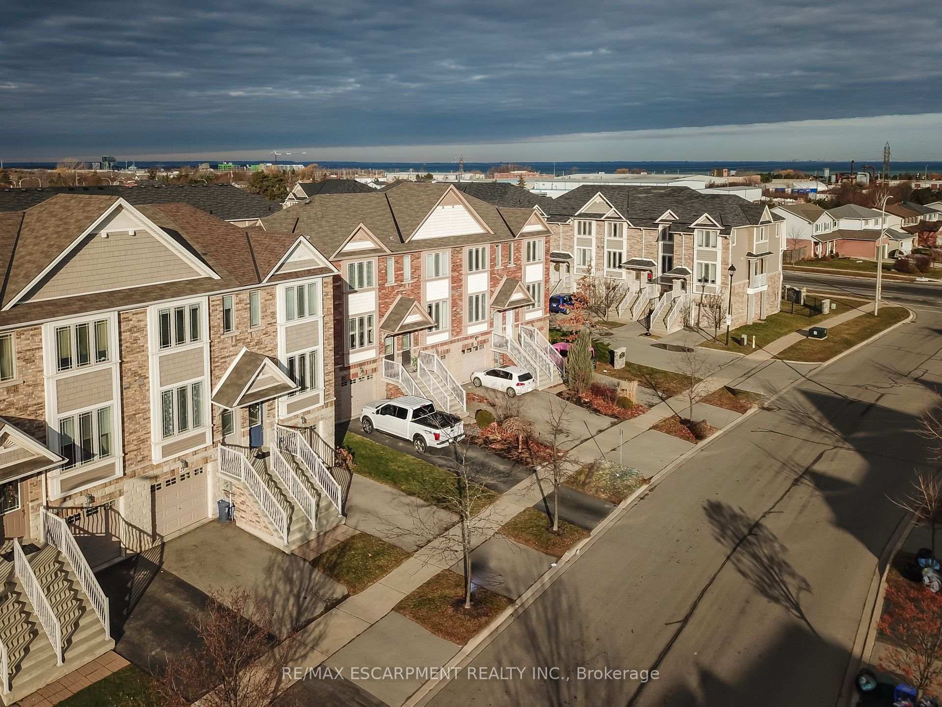 Photo 37 of 24 Hemlock Way, Grimsby, Grimsby West — HOMEH