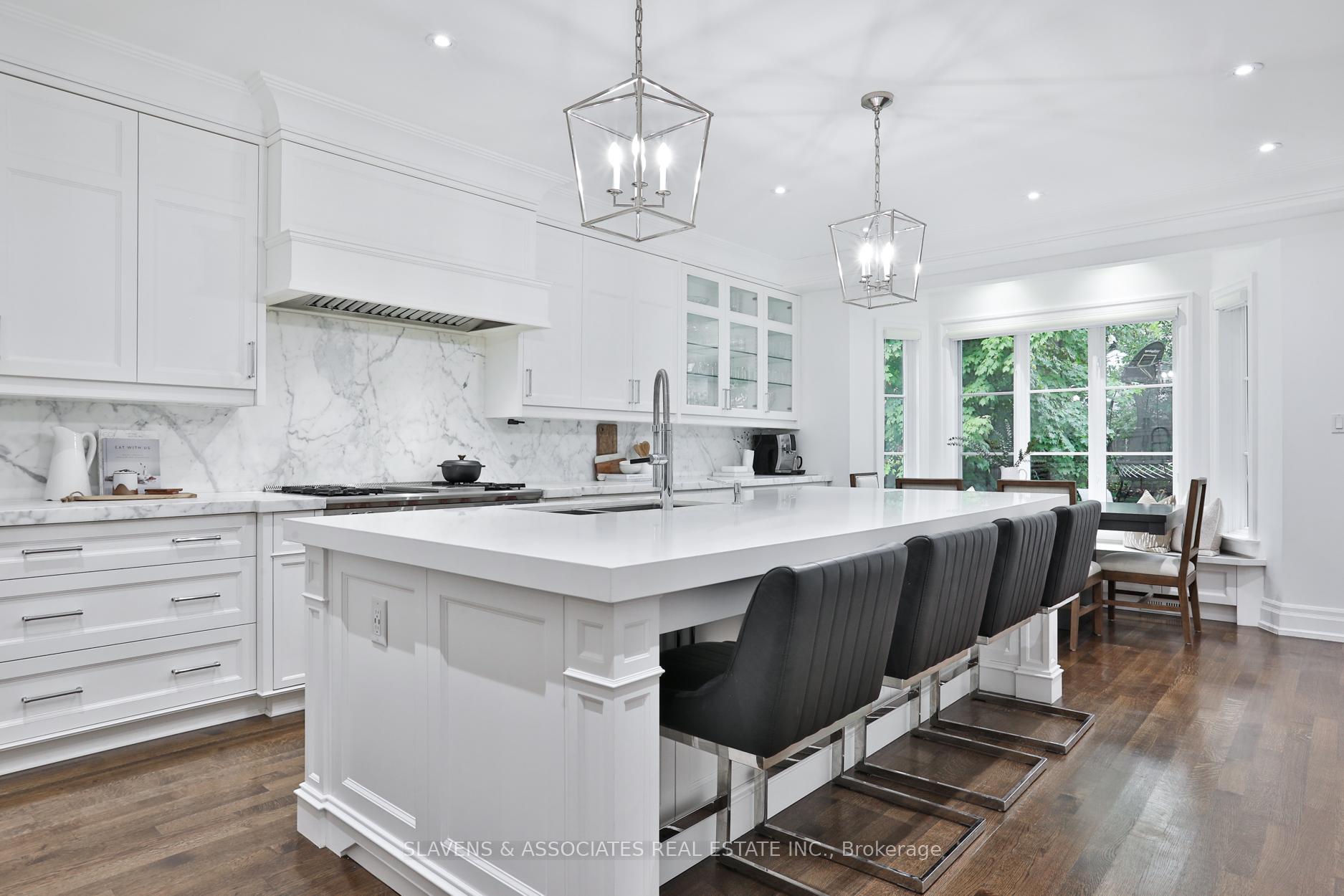 Photo 5 of 216 Hillhurst Boulevard, Toronto, Bedford Park-Nortown — HOMEH