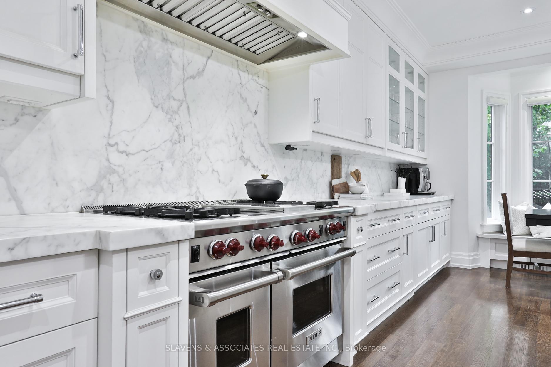 Photo 4 of 216 Hillhurst Boulevard, Toronto, Bedford Park-Nortown — HOMEH
