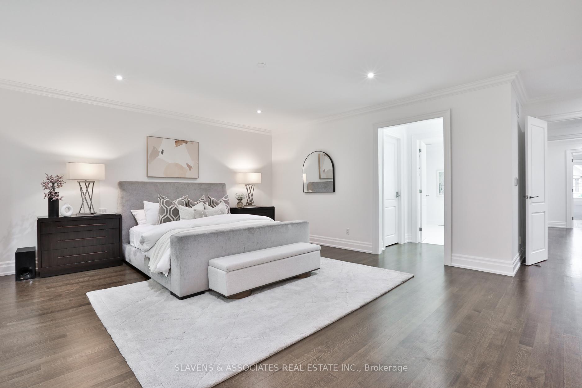 Photo 16 of 216 Hillhurst Boulevard, Toronto, Bedford Park-Nortown — HOMEH