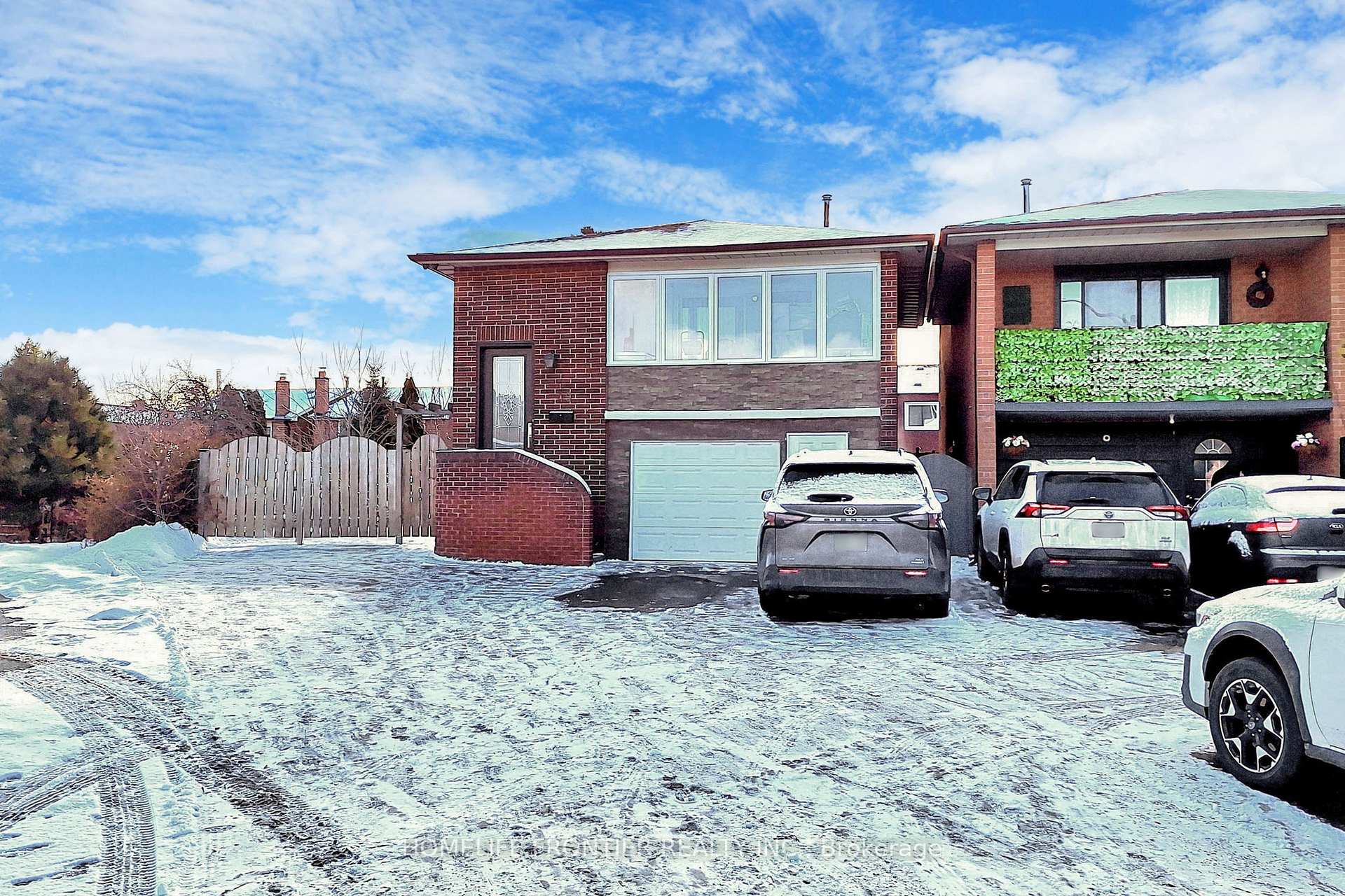 Photo 1 of 49 Spyglas Hill Road, Vaughan, Concord — HOMEH