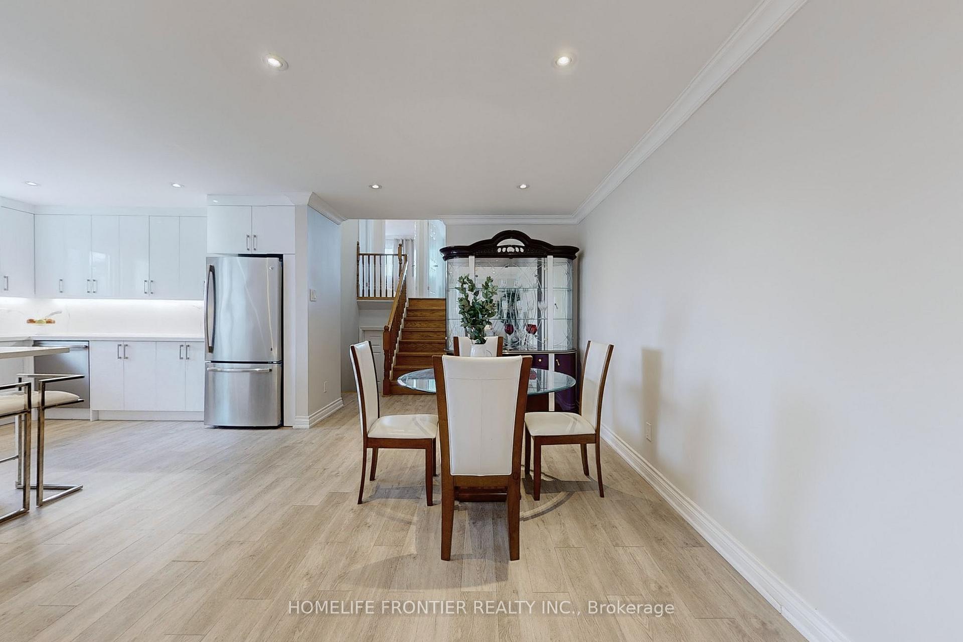 Photo 5 of 49 Spyglas Hill Road, Vaughan, Concord — HOMEH