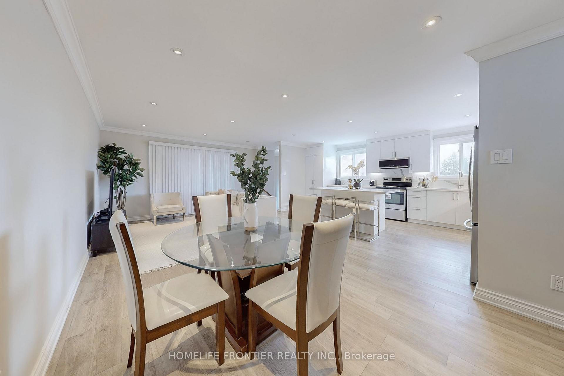 Photo 9 of 49 Spyglas Hill Road, Vaughan, Concord — HOMEH