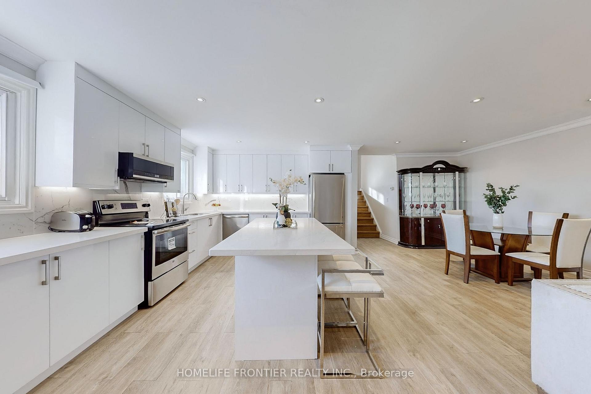 Photo 11 of 49 Spyglas Hill Road, Vaughan, Concord — HOMEH