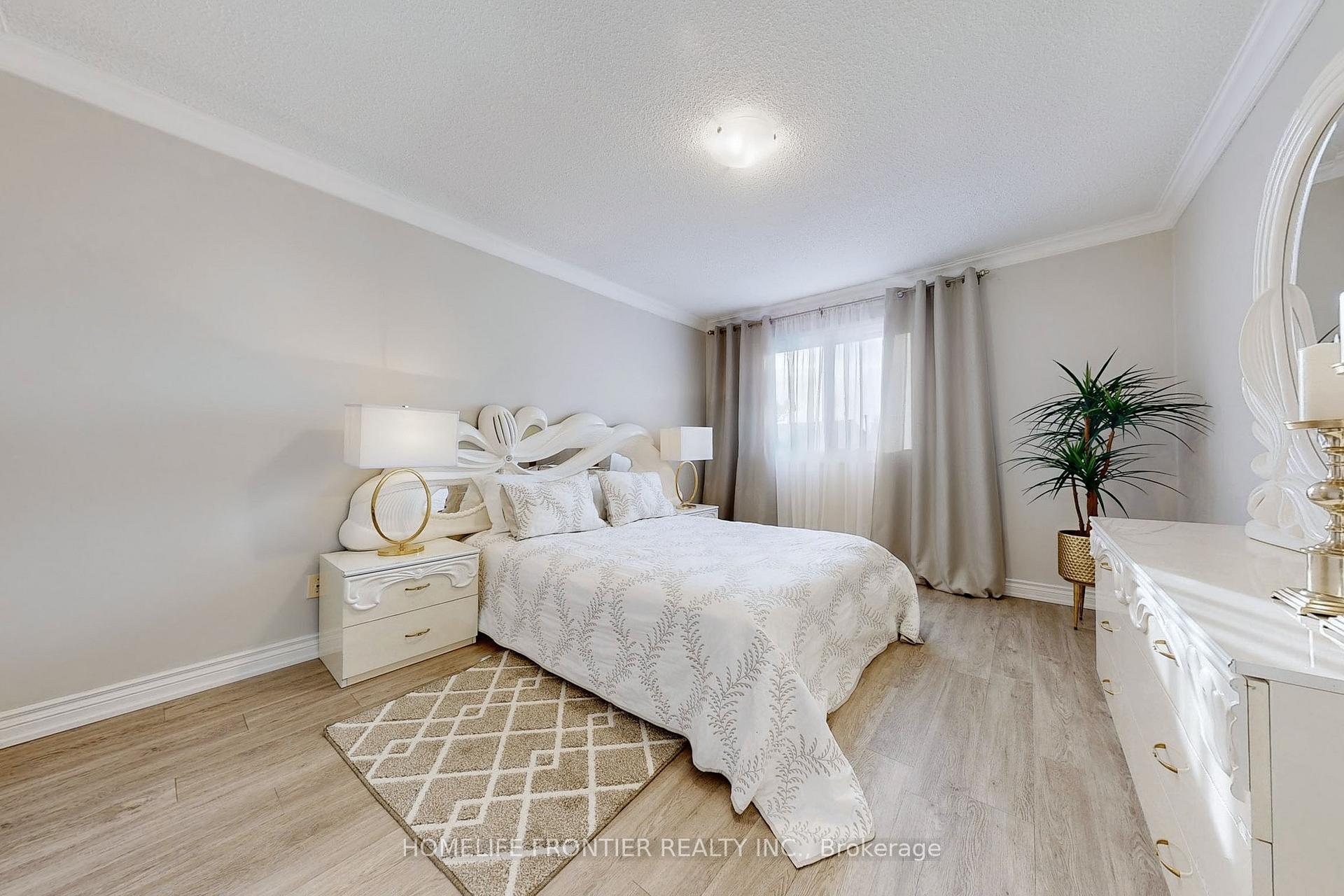 Photo 13 of 49 Spyglas Hill Road, Vaughan, Concord — HOMEH