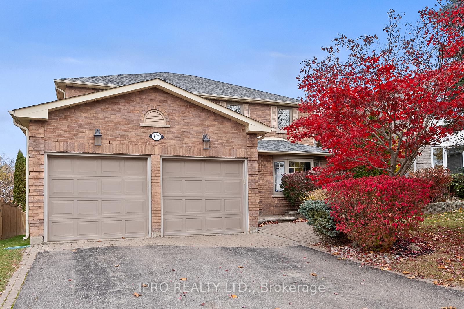 Photo 11 of 907 Leslie Valley Drive, Newmarket, Huron Heights-Leslie Valley — HOMEH