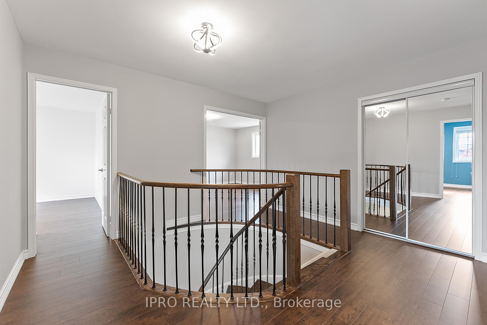 Photo 20 of 907 Leslie Valley Drive, Newmarket, Huron Heights-Leslie Valley — HOMEH