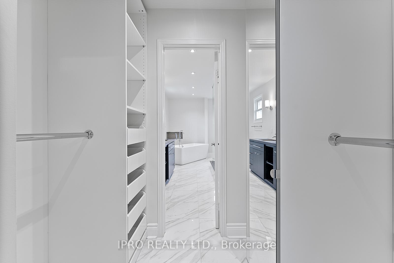 Photo 28 of 907 Leslie Valley Drive, Newmarket, Huron Heights-Leslie Valley — HOMEH