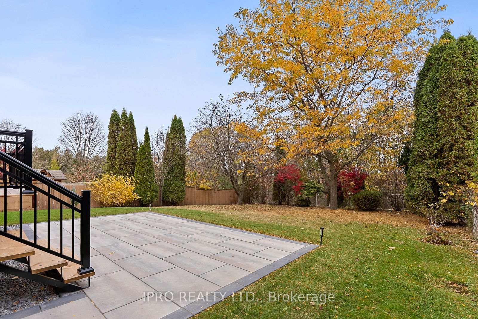 Photo 35 of 907 Leslie Valley Drive, Newmarket, Huron Heights-Leslie Valley — HOMEH
