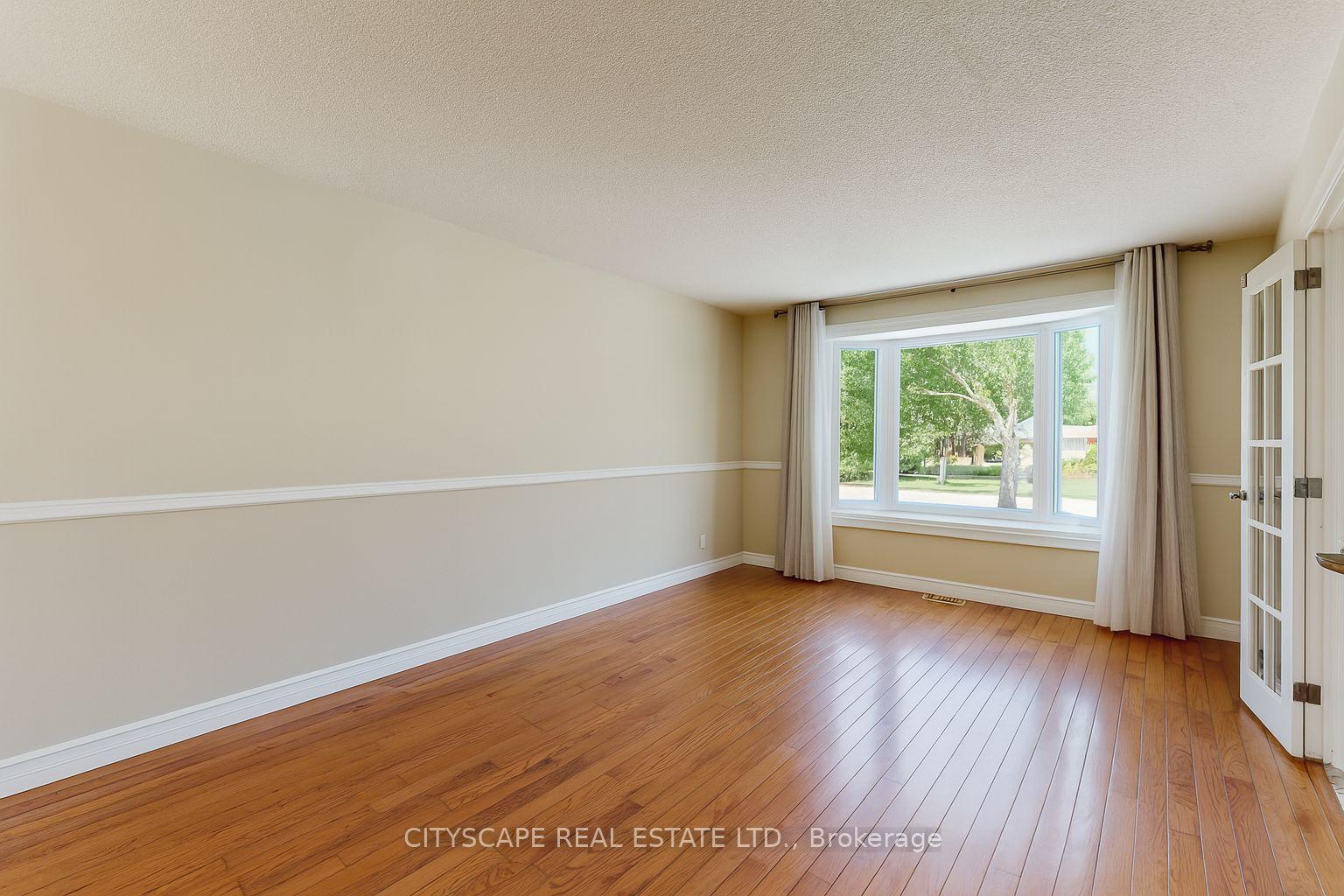 Photo 3 of 65 Riverglen Drive, Georgina, Keswick South — HOMEH