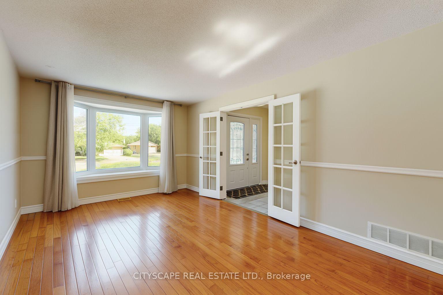 Photo 4 of 65 Riverglen Drive, Georgina, Keswick South — HOMEH