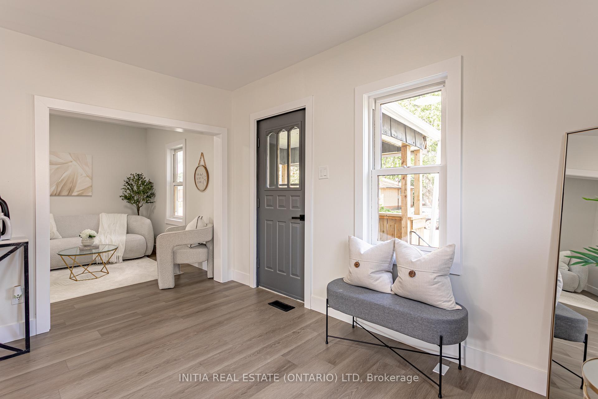 Photo 4 of 138 Sutton Street, Sarnia — HOMEH