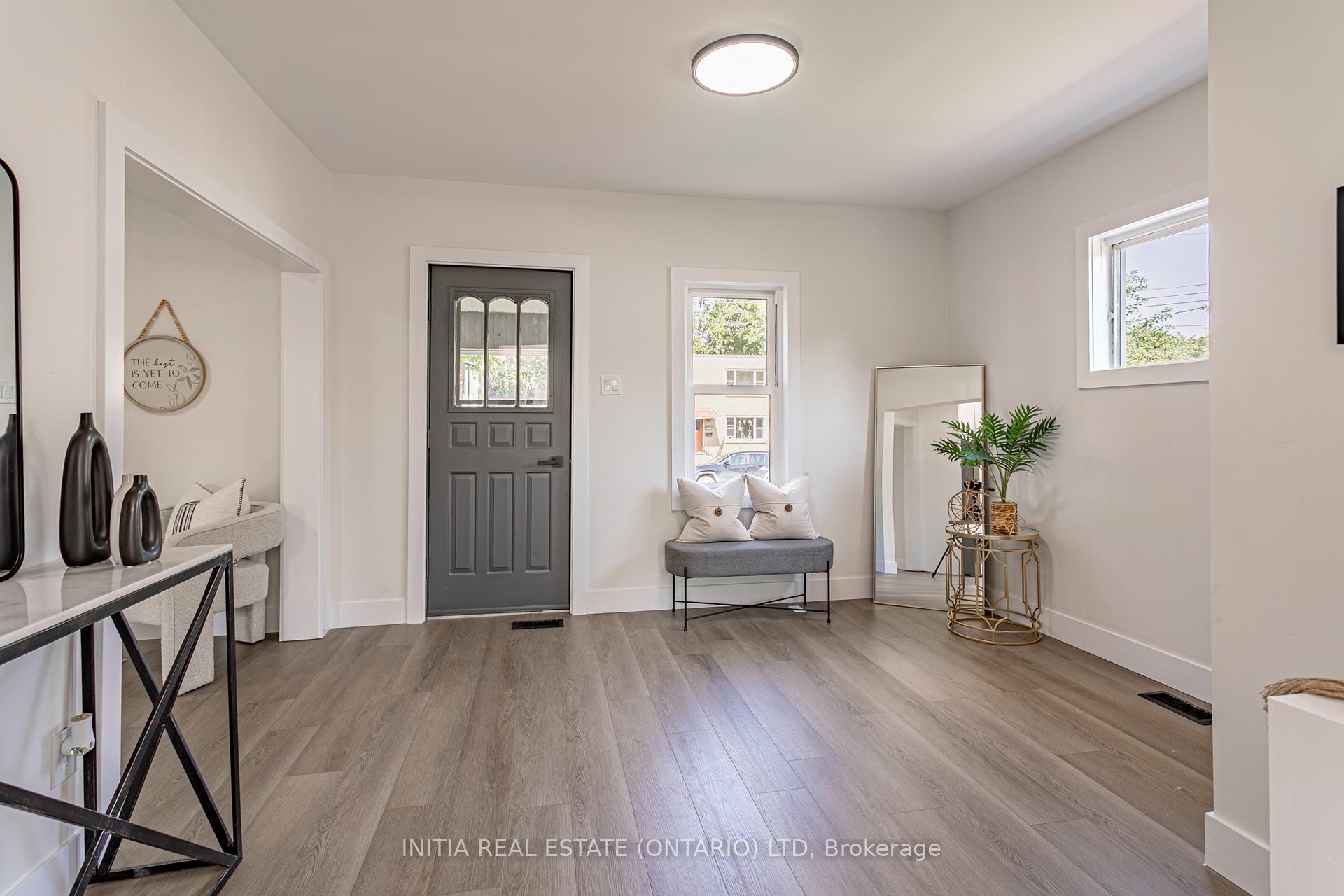 Photo 2 of 138 Sutton Street, Sarnia — HOMEH