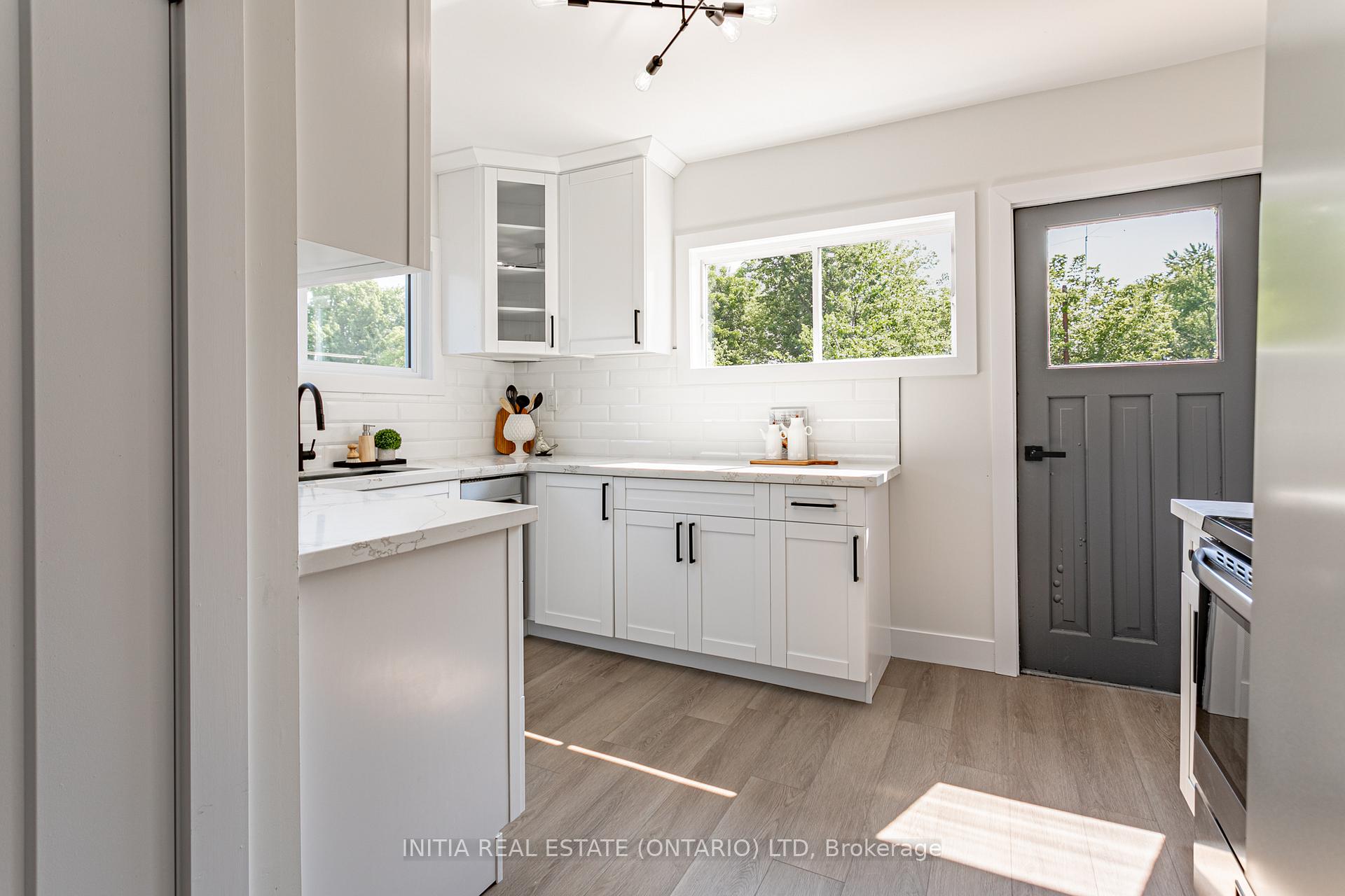 Photo 13 of 138 Sutton Street, Sarnia — HOMEH