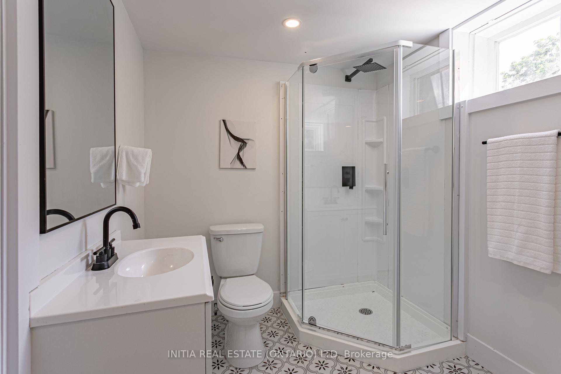 Photo 36 of 138 Sutton Street, Sarnia — HOMEH