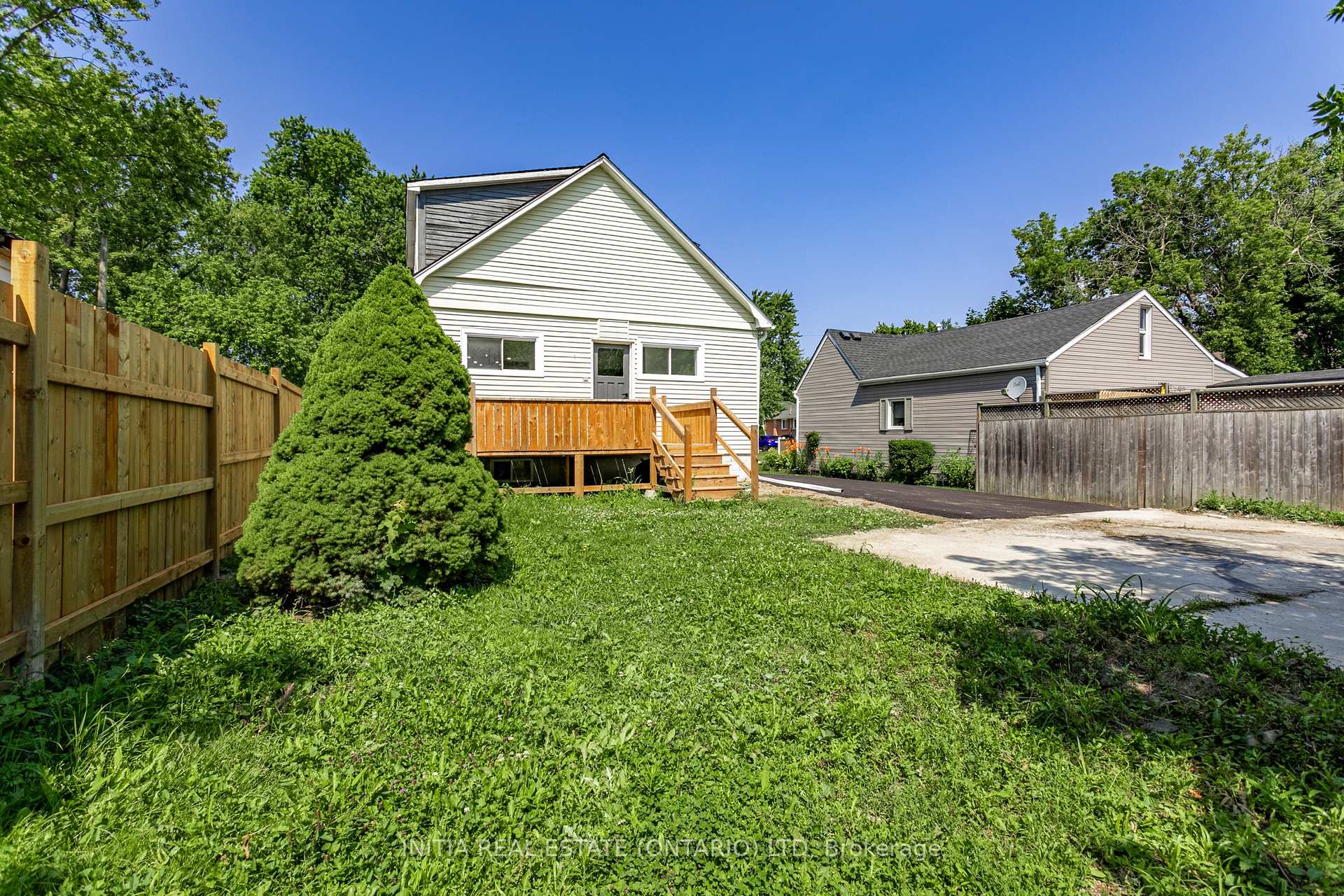 Photo 27 of 138 Sutton Street, Sarnia — HOMEH