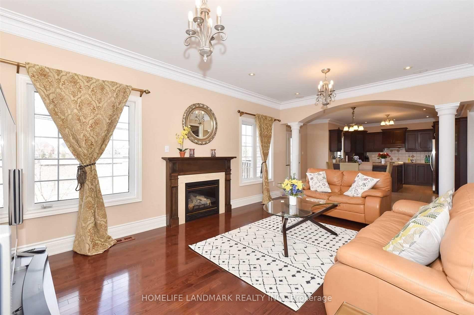 Photo 2 of 148 Windrose (Main & Upper) Court, Vaughan, East Woodbridge — HOMEH