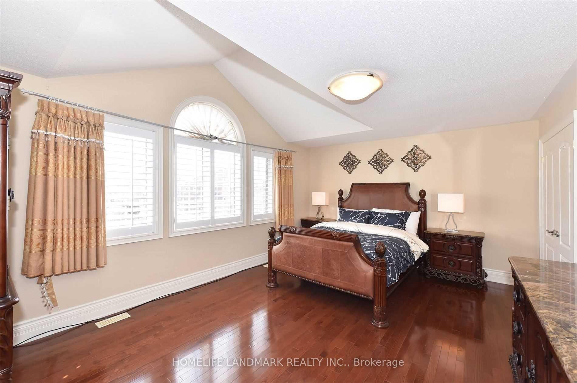 Photo 8 of 148 Windrose (Main & Upper) Court, Vaughan, East Woodbridge — HOMEH