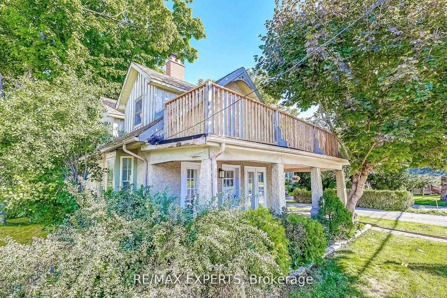 Photo 13 of 76 Winchester Road E, Whitby, Brooklin — HOMEH