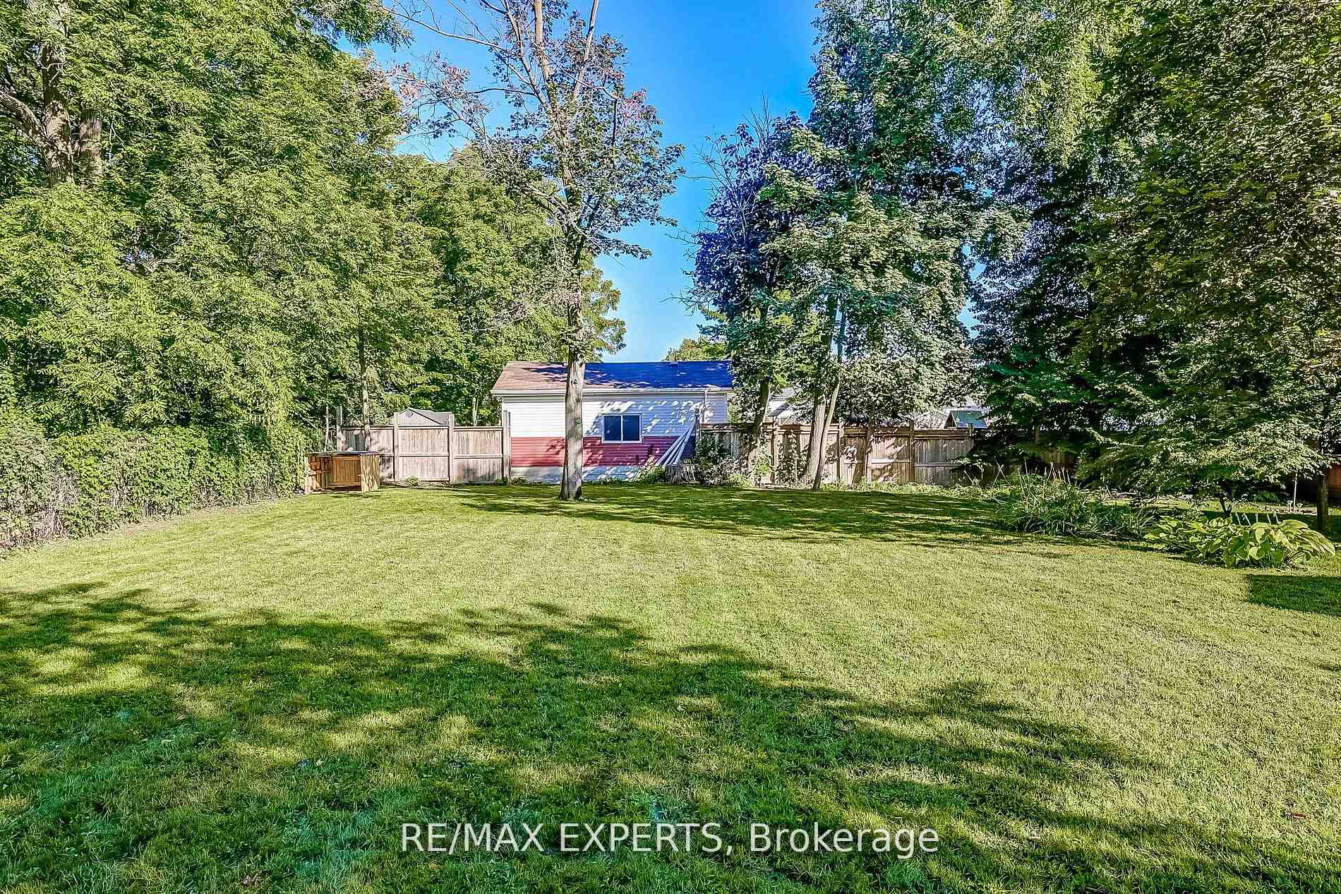Photo 37 of 76 Winchester Road E, Whitby, Brooklin — HOMEH