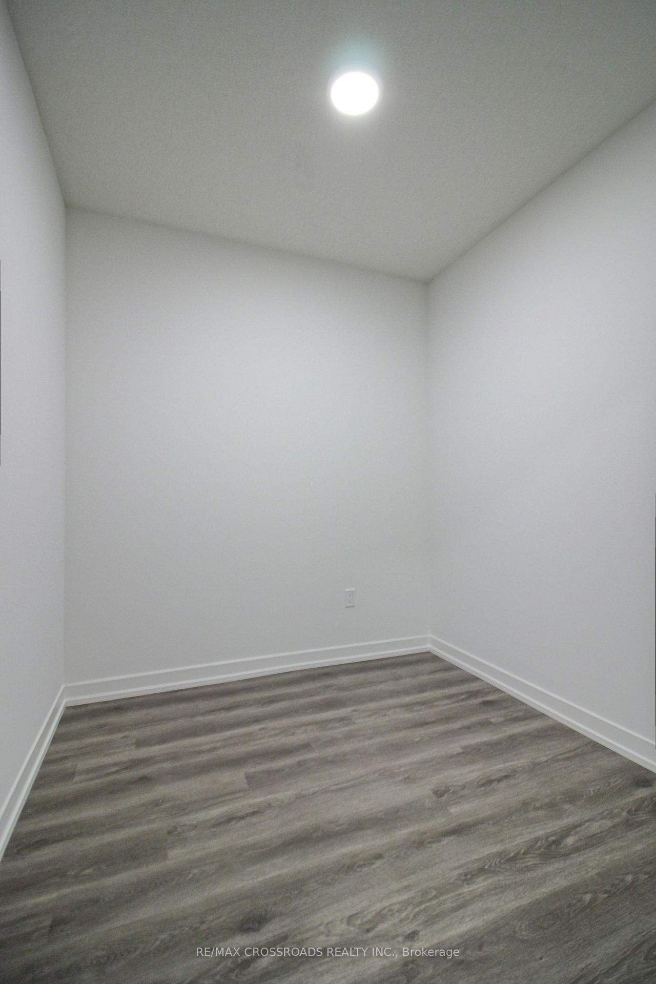 Photo 4 of Unit 907, 225 Commerce St Street, Vaughan, Vaughan Corporate Centre — HOMEH