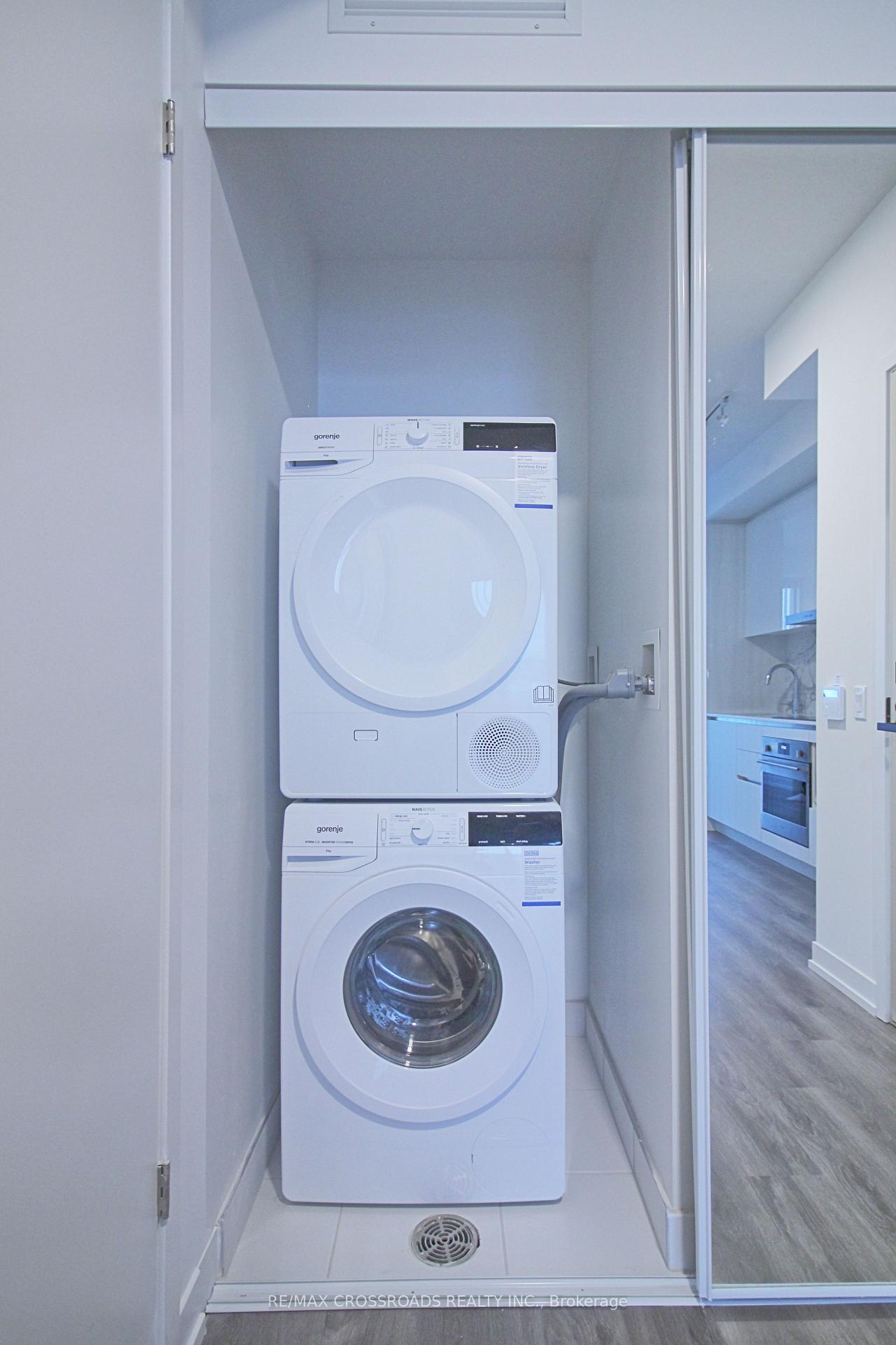 Photo 10 of Unit 907, 225 Commerce St Street, Vaughan, Vaughan Corporate Centre — HOMEH