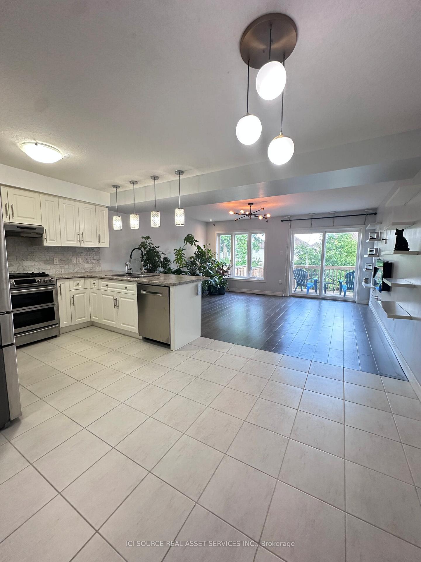 Photo 5 of 24 McCann Street, Guelph, Kortright East — HOMEH