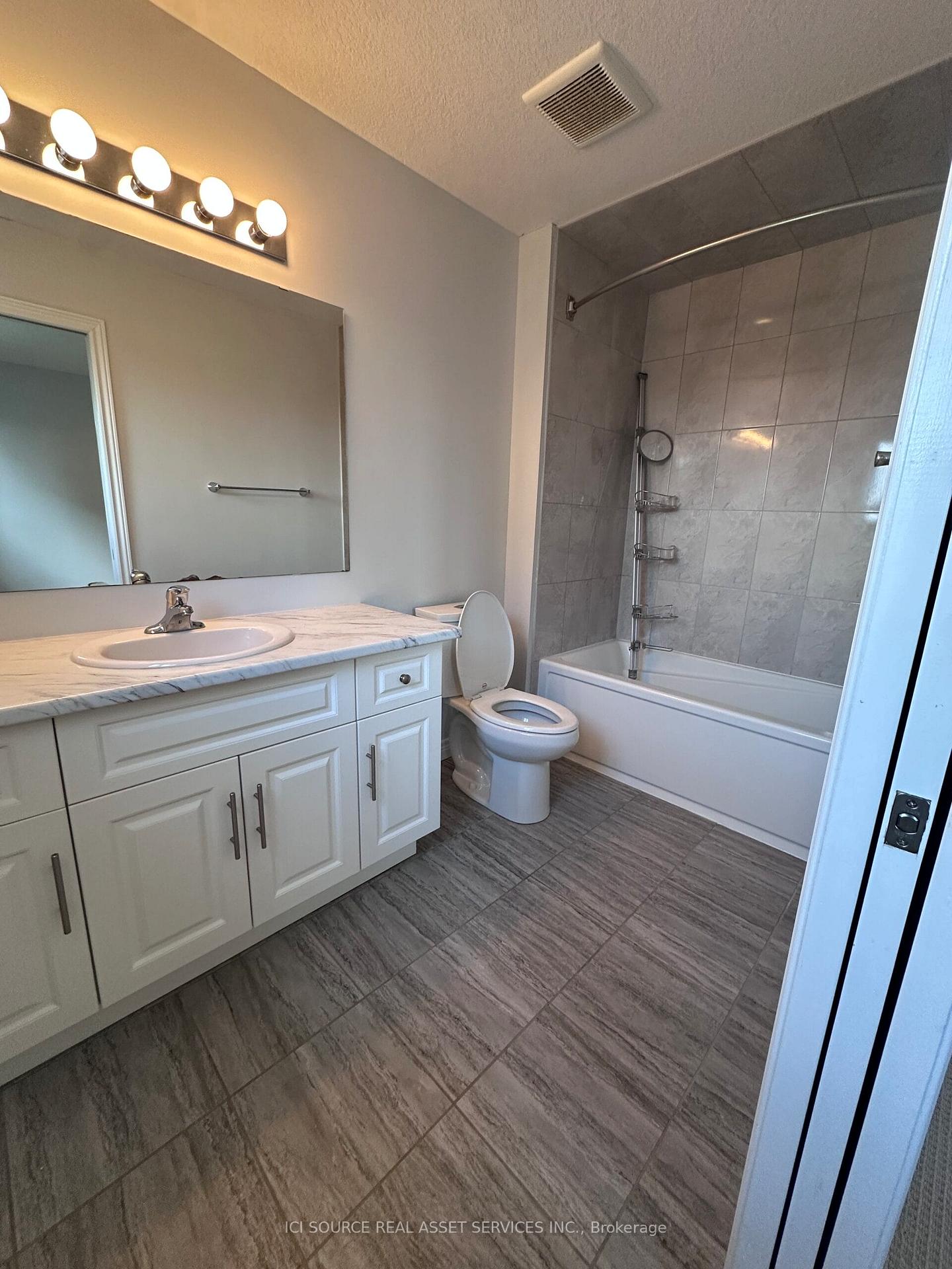 Photo 17 of 24 McCann Street, Guelph, Kortright East — HOMEH