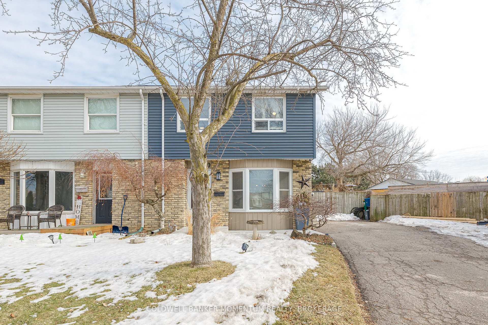 Photo 12 of 30 St. Hildas Court, St. Catharines, Haig — HOMEH